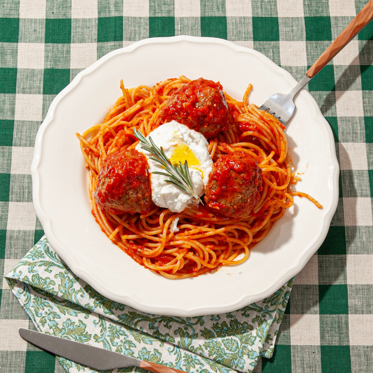 Spaghetti and meatballs made with the marinara